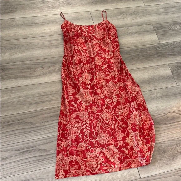 August Silk Red and Gold Paisley Top - Picture 9 of 10